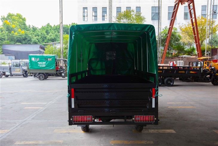 Cabin Motor Tricycle high quality