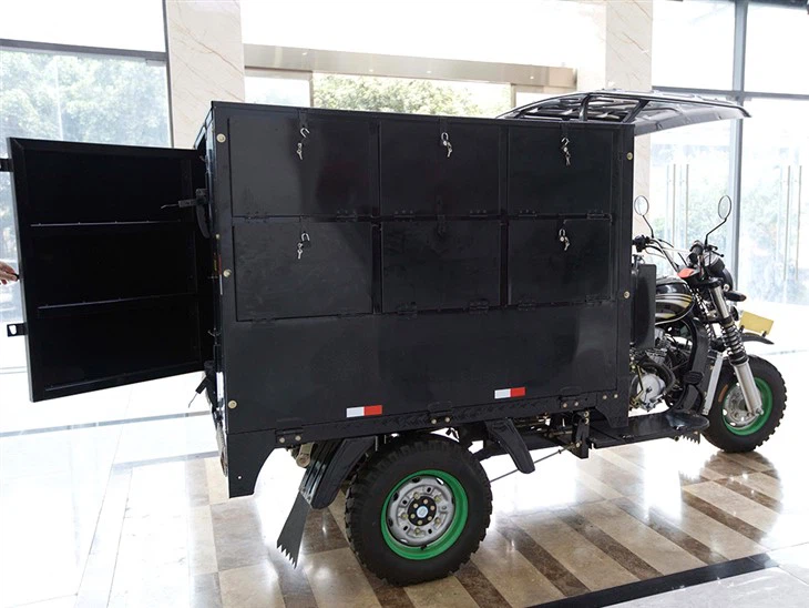 2.150cc postal trike