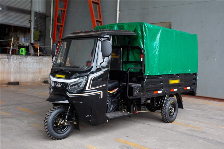 Cabin Motor Tricycle